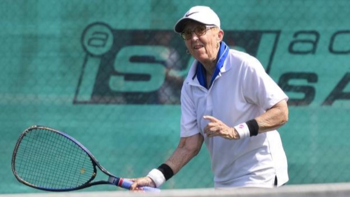 Я в чудовій формі та можу виграти матч, – 74-річна тенісистка Фолкенберг після поразки 0:6, 0:6