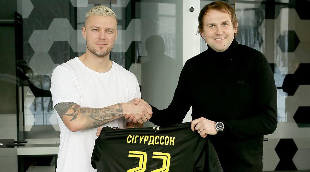 Звездный новичок Сигурдссон покинет Рух Звездный новичок Сигурдссон покинет Рух