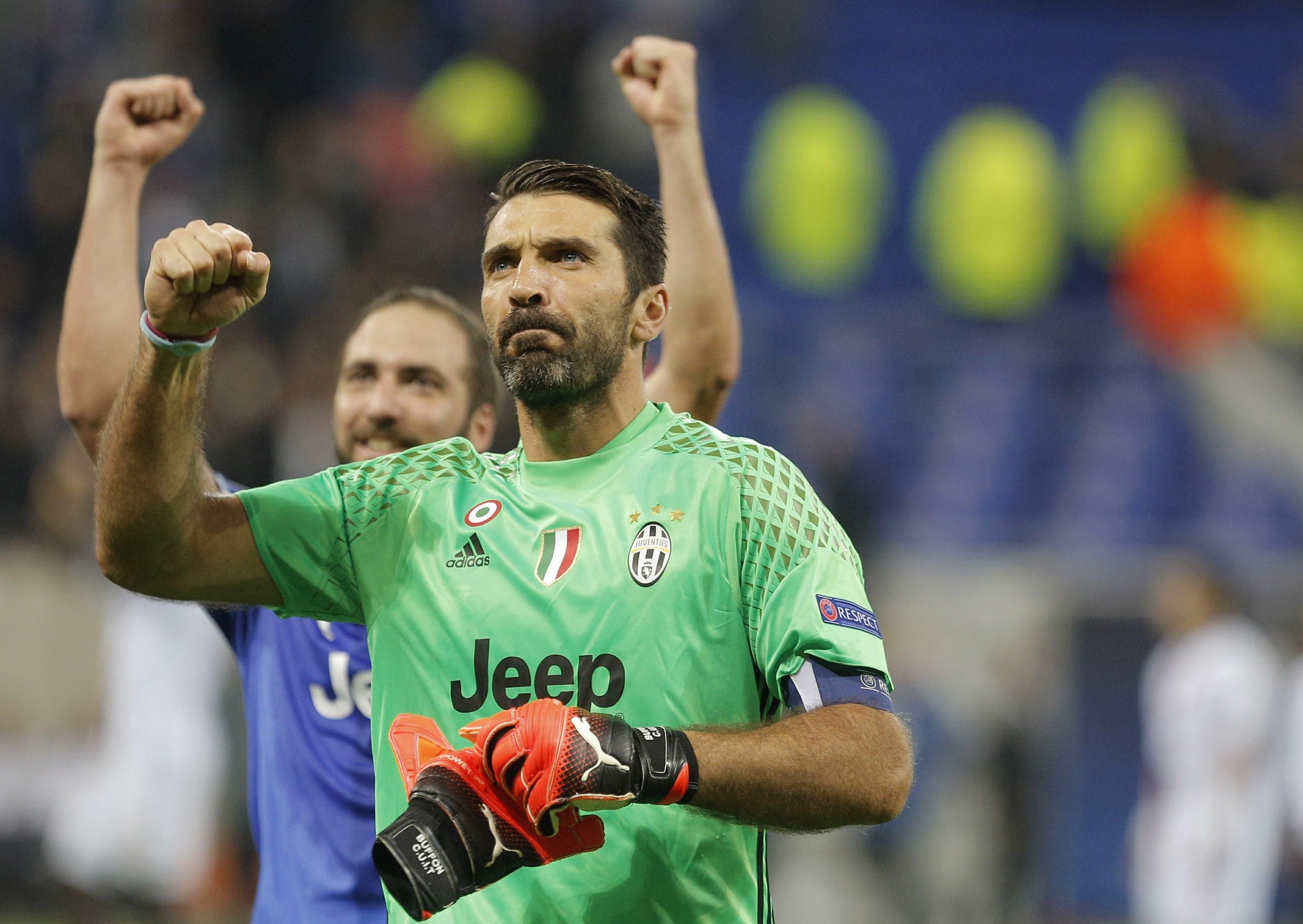 Джанлуиджи Буффон официально покидает Ювентус летом 2021 Джанлуиджи Буффон официально покидает Ювентус летом 2021