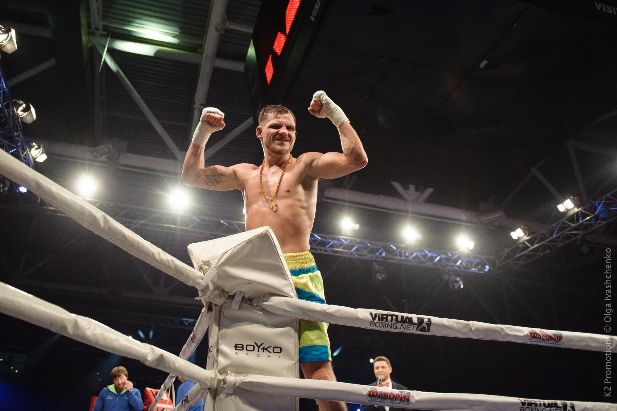 Бой Денис Беринчик - Артем Лобов перенесено на 24 июля Бой Денис Беринчик - Артем Лобов перенесено на 24 июля