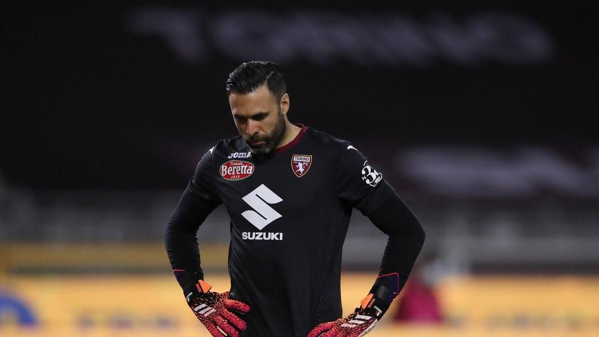 Голкипер Торино назвал одноклубников дерьмом после 7 голов от Милана Голкипер Торино назвал одноклубников дерьмом после 7 голов от Милана