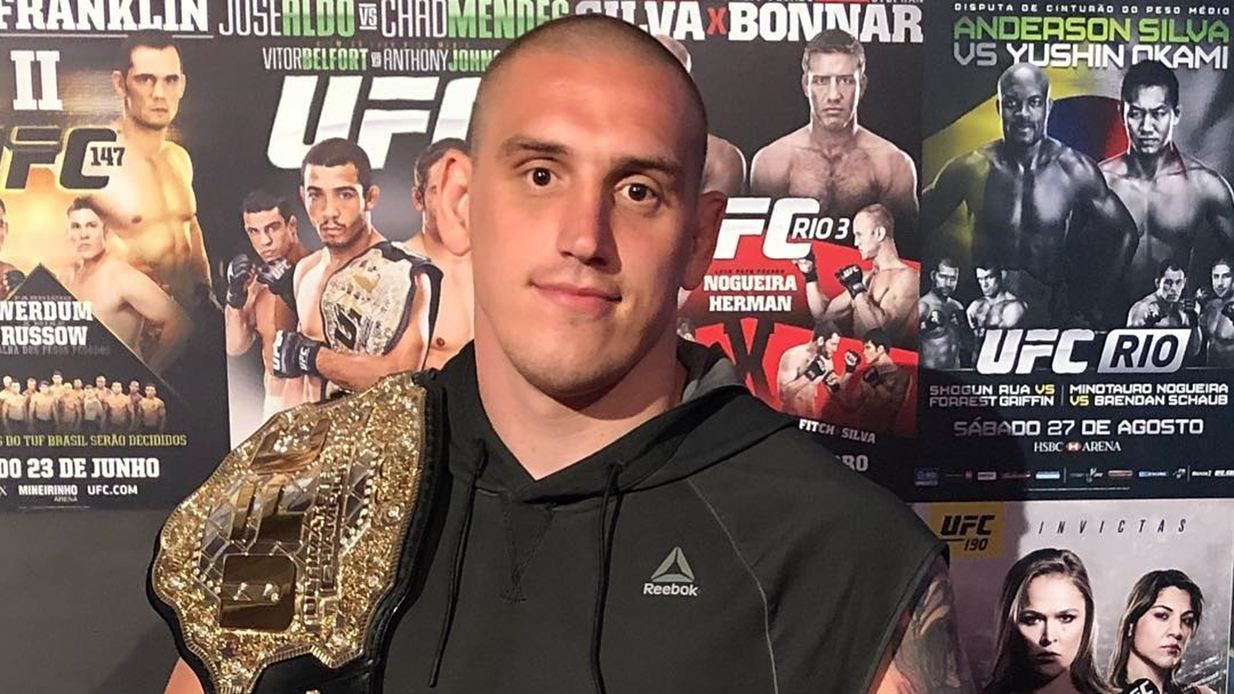 Російський боєць Дмитро Сосновський потрапив за ґрати Російський боєць Дмитро Сосновський потрапив за ґрати