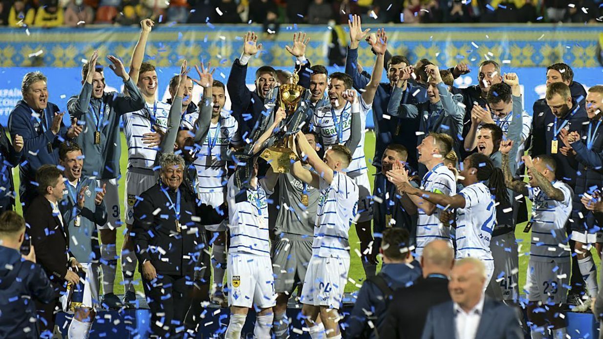 Церемония награждения Динамо после финала Кубка Украины-2021 – видео Церемония награждения Динамо после финала Кубка Украины-2021 – видео