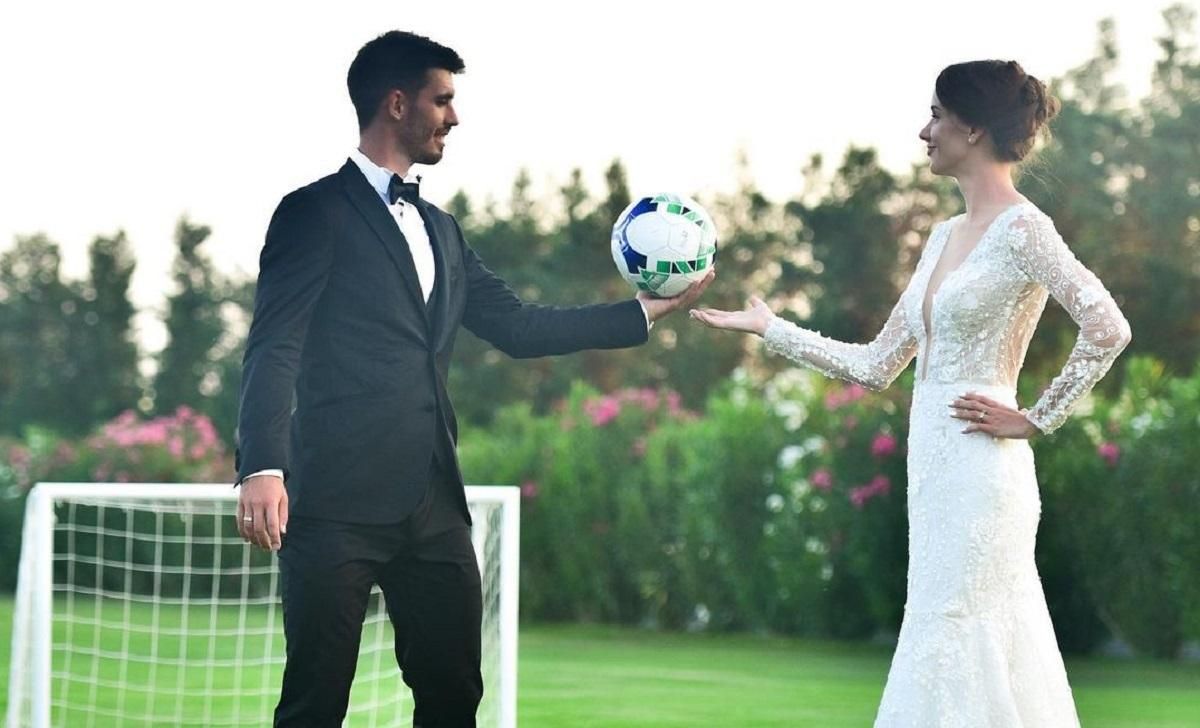 Як Харатін на власному весіллі дивився фінал Кубка України – відео Як Харатін на власному весіллі дивився фінал Кубка України – відео