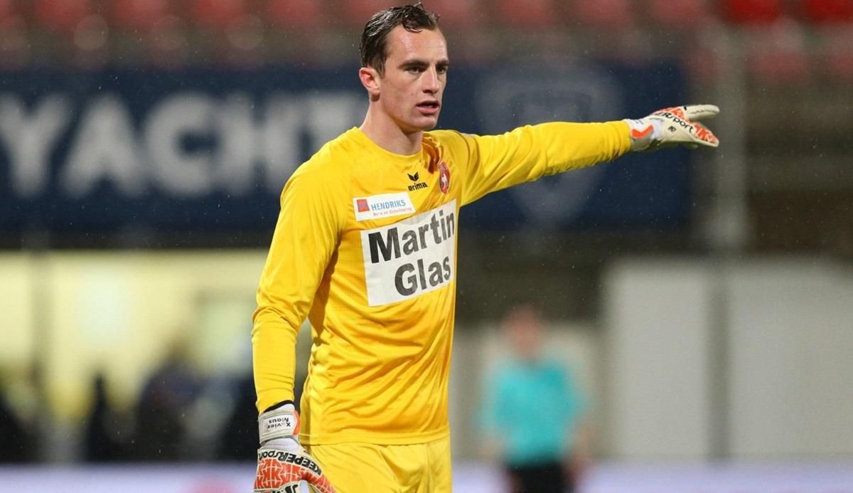 У Нідерландах захисник забив курйозний автогол – відео У Нідерландах захисник забив курйозний автогол – відео