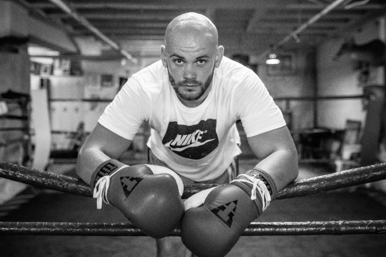 Украинский боксер Пинчук жестко нокаутировал американца: видео Украинский боксер Пинчук жестко нокаутировал американца: видео