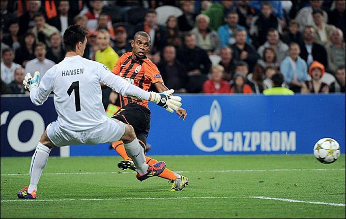 Деньги не пахнут: УЕФА продолжил спонсорское соглашение с российским "Газпромом" Деньги не пахнут: УЕФА продолжил спонсорское соглашение с российским "Газпромом"