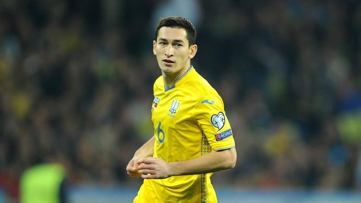 Гравці збірної України запросили уболівальників на матч з Бахрейном Гравці збірної України запросили уболівальників на матч з Бахрейном