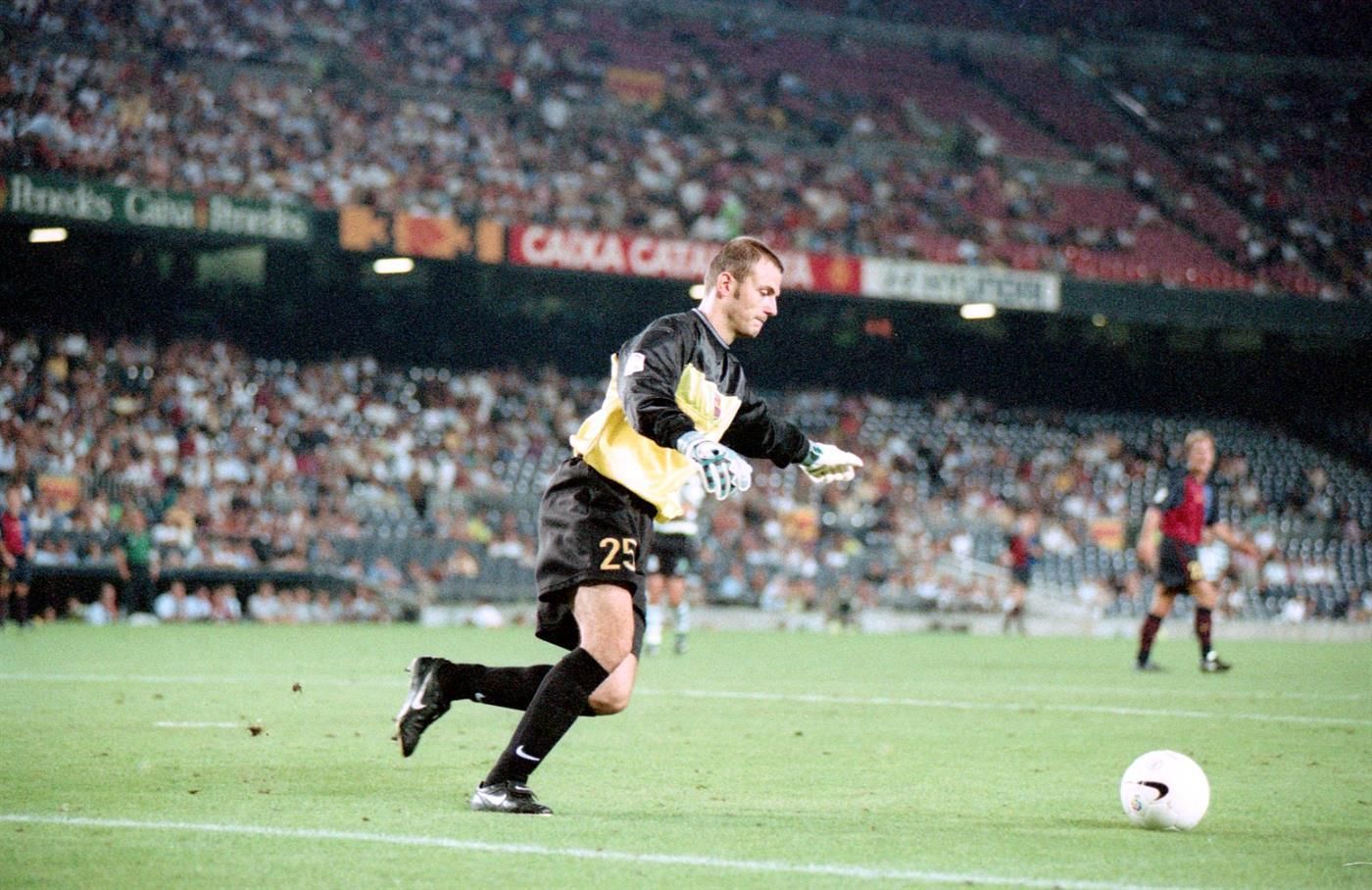 Ексголкіпер Барселони Франсеск Арнау раптово помер у 46 років Ексголкіпер Барселони Франсеск Арнау раптово помер у 46 років