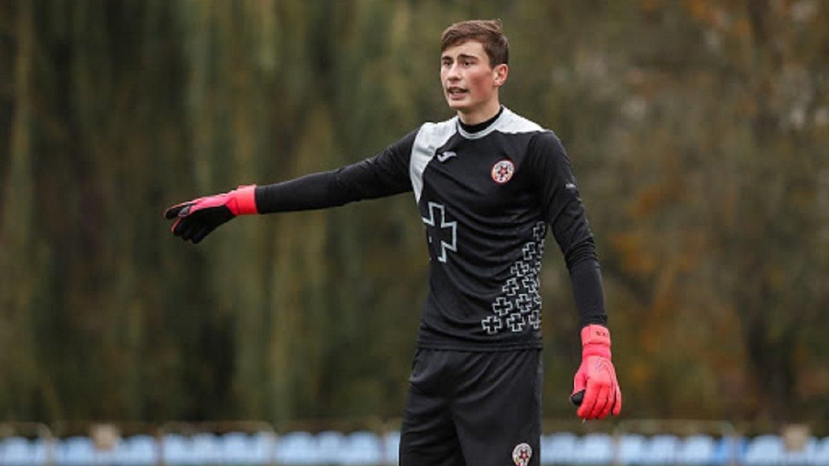 Клуб Другої ліги випустив голкіпера на позицію хавбека – відео заміни Клуб Другої ліги випустив голкіпера на позицію хавбека – відео заміни