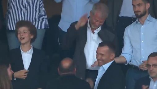 Дал пять: Абрамович и Шевченко отпраздновали гол Челси в финале Лиги чемпионов – видео