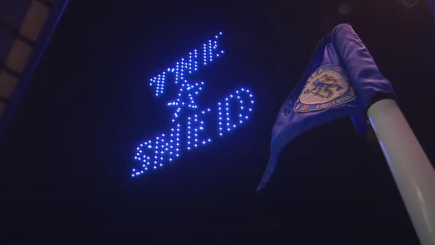 Челсі влаштував шоу дронів над Стемфорд Бридж на честь перемоги в ЛЧ Челсі влаштував шоу дронів над Стемфорд Бридж на честь перемоги в ЛЧ