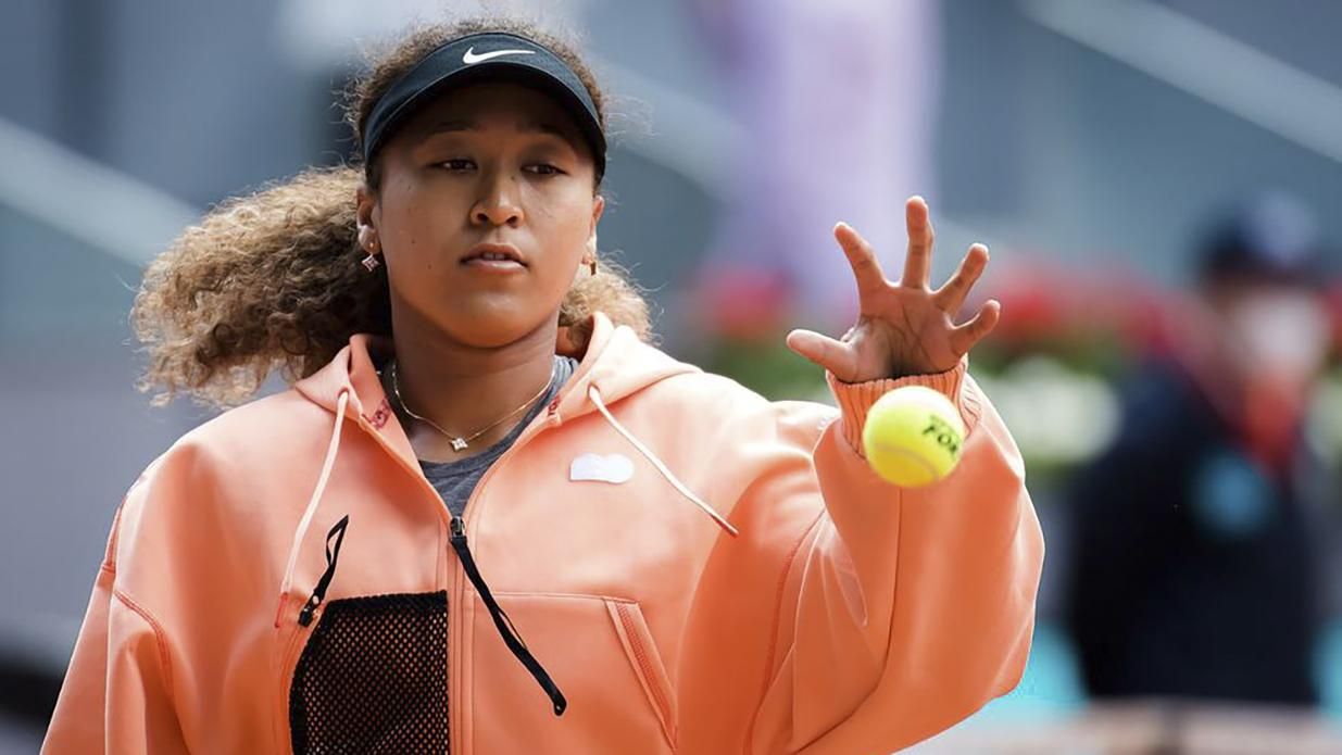 Наоми Осаку оштрафовали за отказ общаться со СМИ на Ролан Гаррос Наоми Осаку оштрафовали за отказ общаться со СМИ на Ролан Гаррос