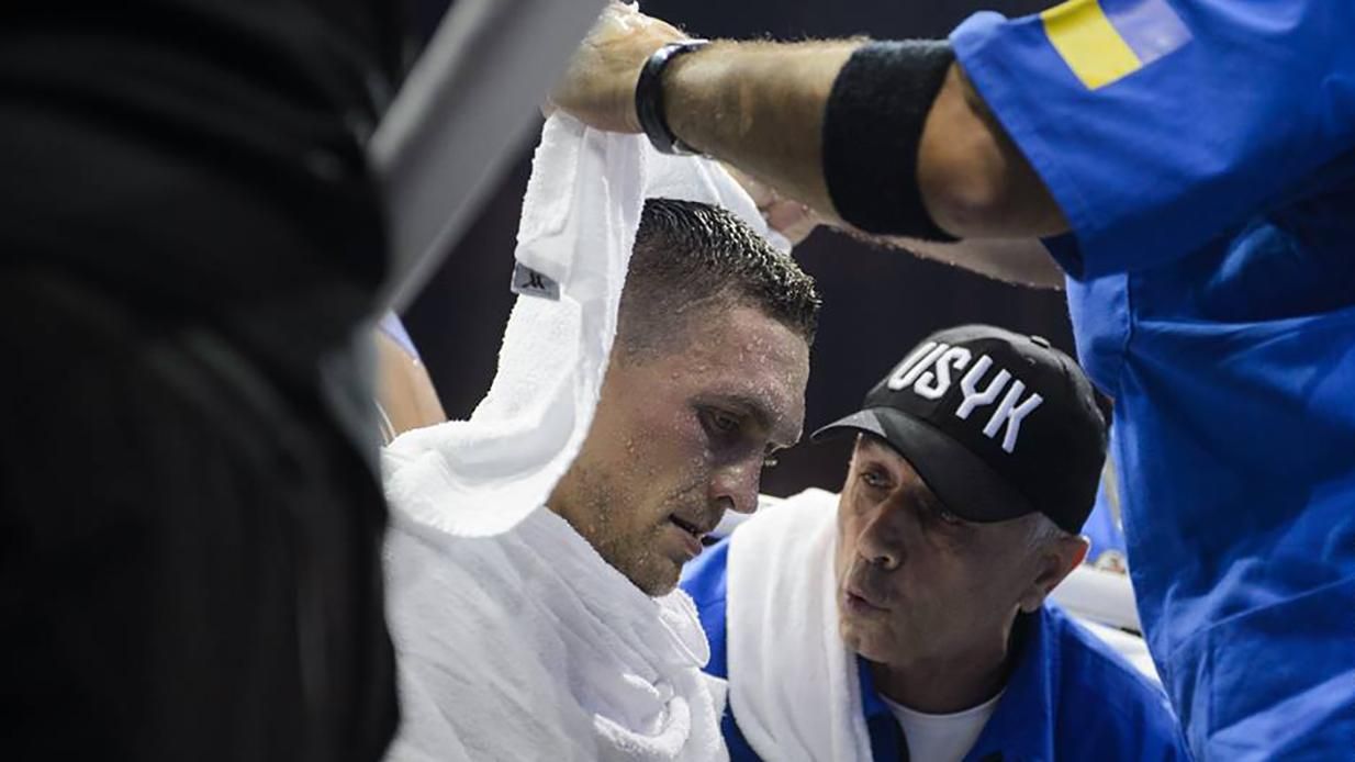 Ломаченко может готовить Усика к бою с Джошуа Ломаченко может готовить Усика к бою с Джошуа