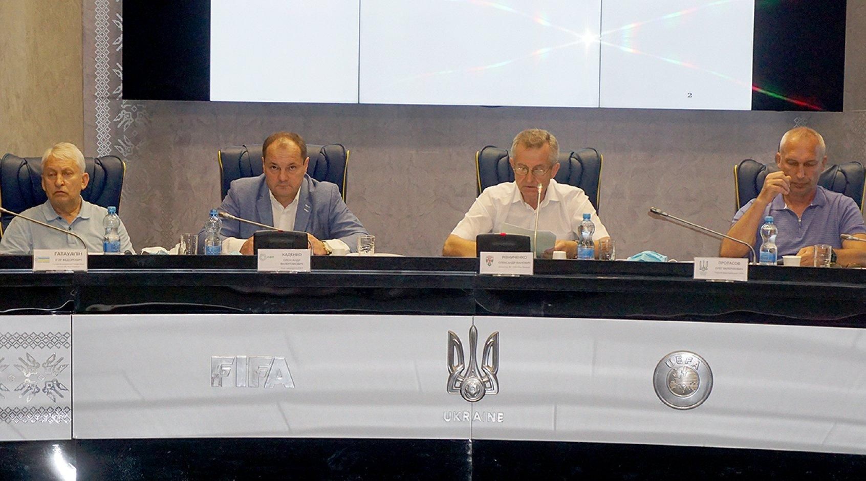 Cкільки команд зіграють у Першій і Другій лігах в сезоні-21/22 Cкільки команд зіграють у Першій і Другій лігах в сезоні-21/22