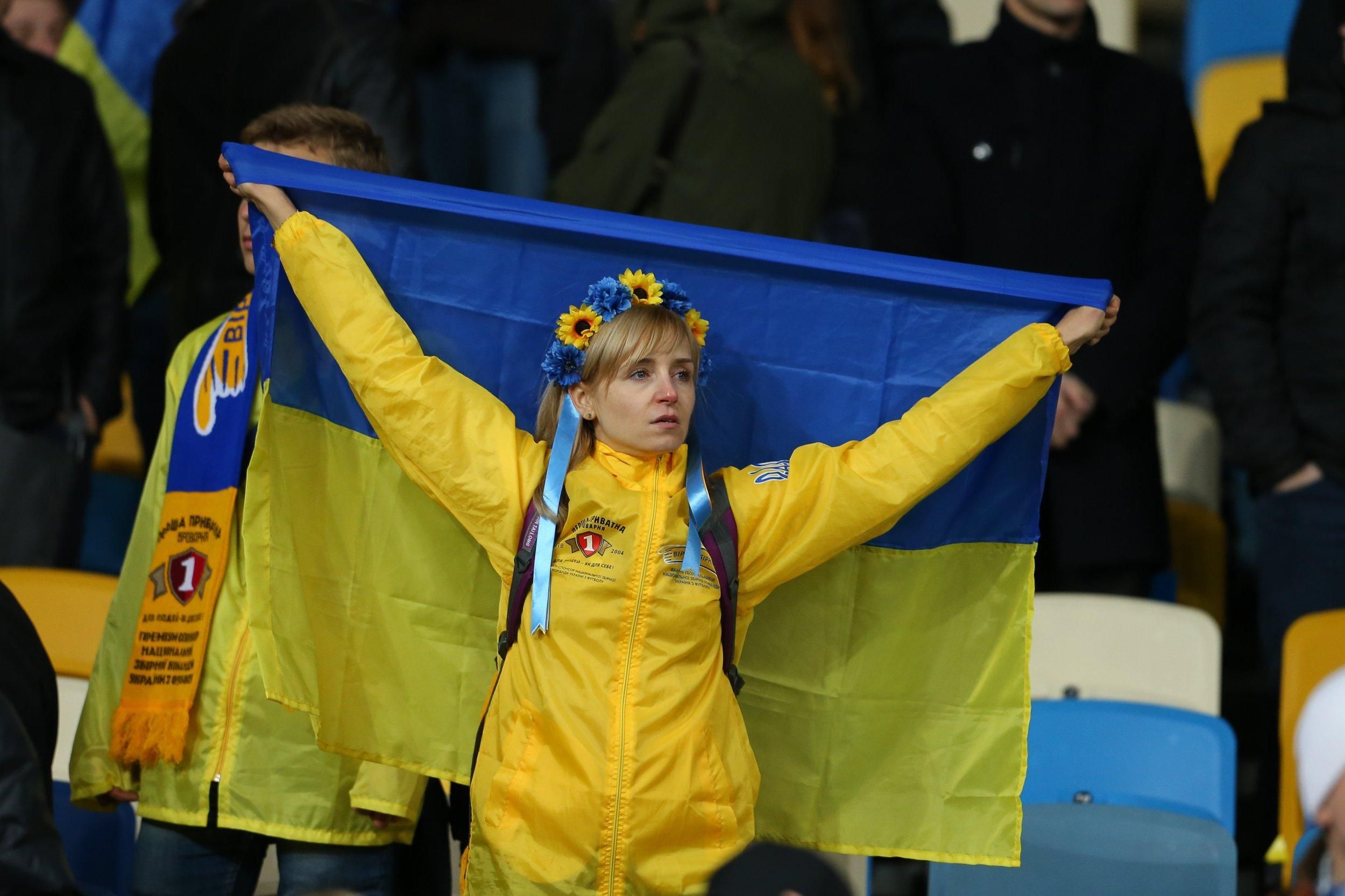 Українцям потрібно купувати браслет, щоб потрапити на матчі Євро-2020 у Бухаресті Українцям потрібно купувати браслет, щоб потрапити на матчі Євро-2020 у Бухаресті