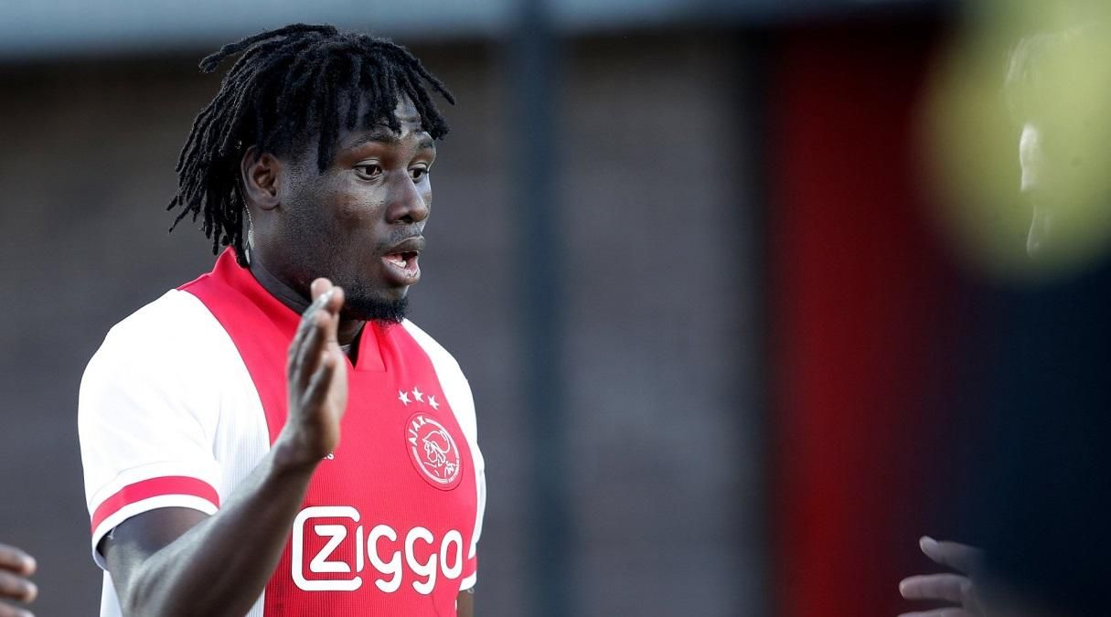 Форвард Аякса может переехать в Шахтер Форвард Аякса может переехать в Шахтер