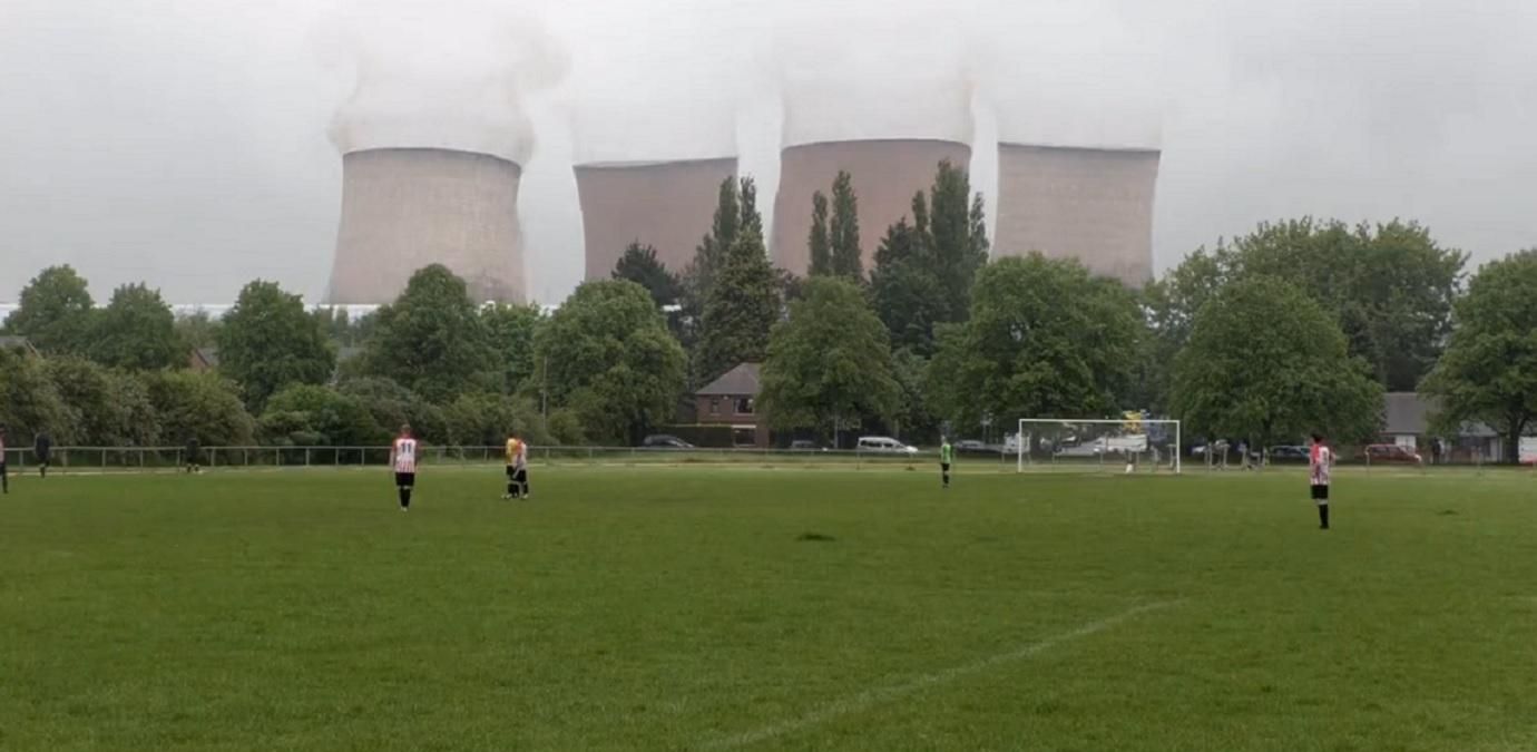 У Англії під час футбольного матчу вибухнула електростанція – відео