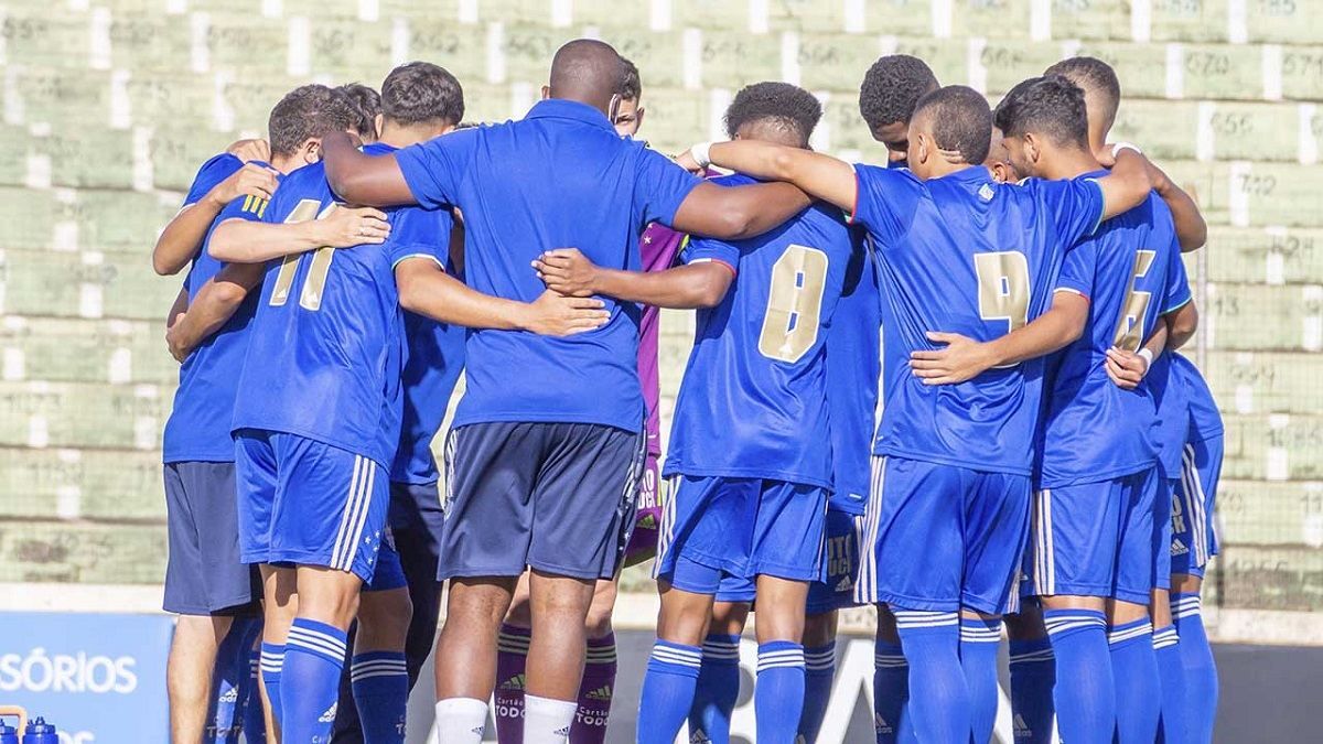 У Бразилії забили гол у власні ворота без атаки суперника – відео У Бразилії забили гол у власні ворота без атаки суперника – відео