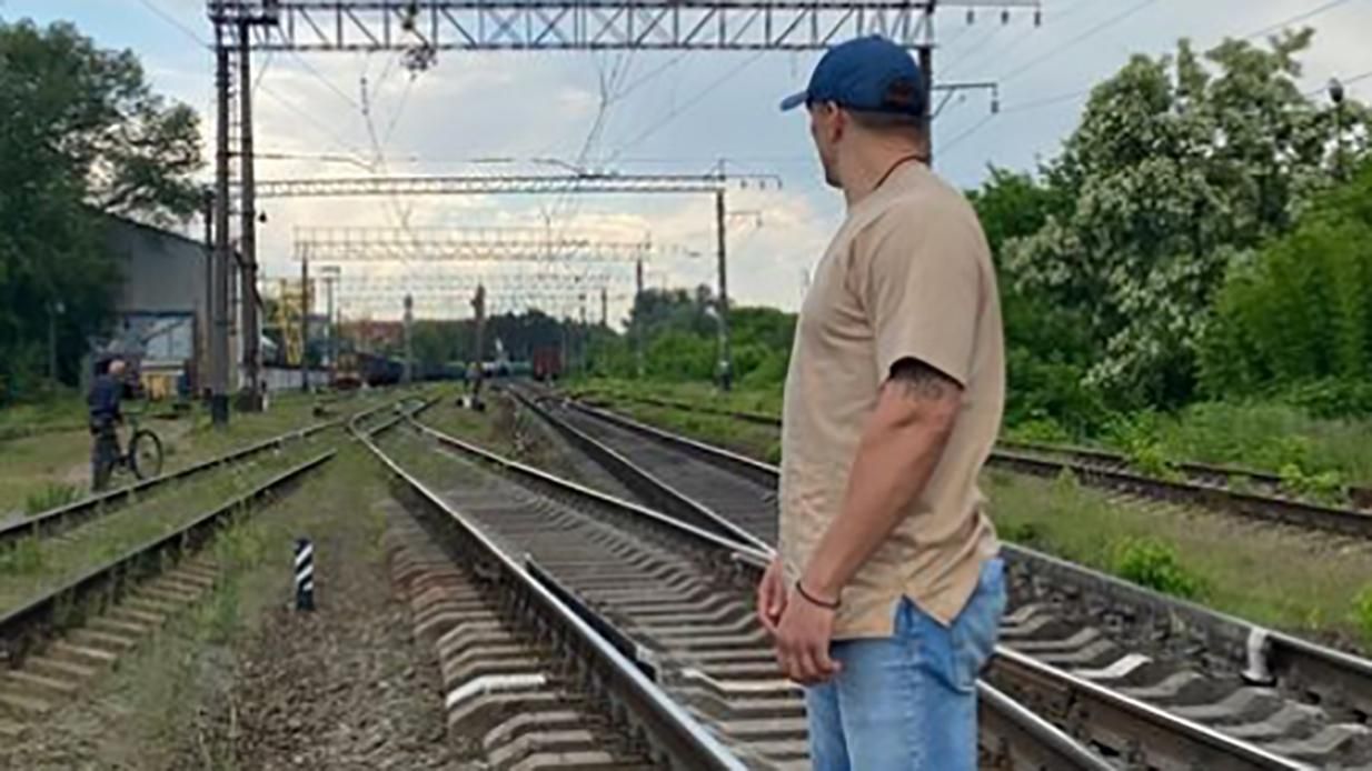 Укрзалізниця стурбована поведінкою Усика на колії: фото Укрзалізниця стурбована поведінкою Усика на колії: фото