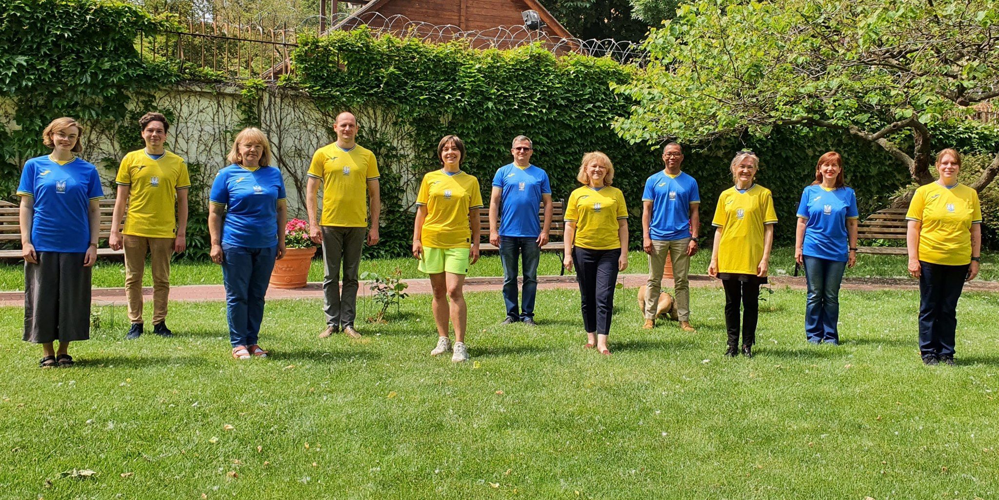 Британские дипломаты похвастались новой формой сборной Украины: фото Британские дипломаты похвастались новой формой сборной Украины: фото