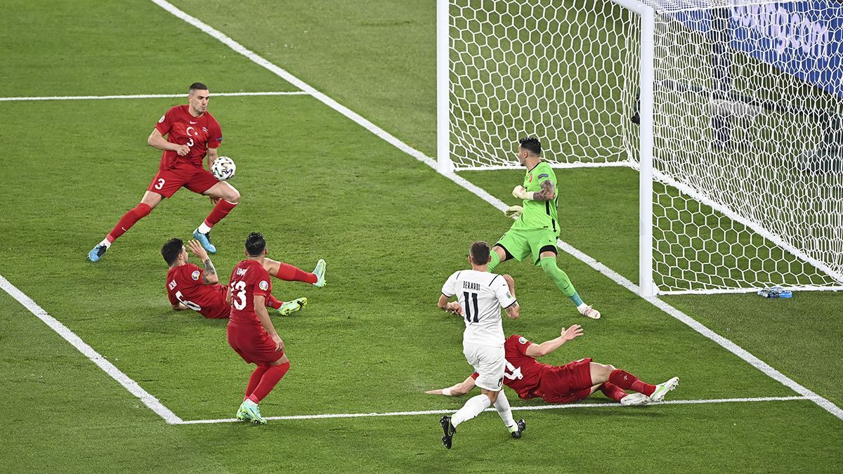 Автогол Демірала вперше став дебютним голом на Євро: відео Автогол Демірала вперше став дебютним голом на Євро: відео