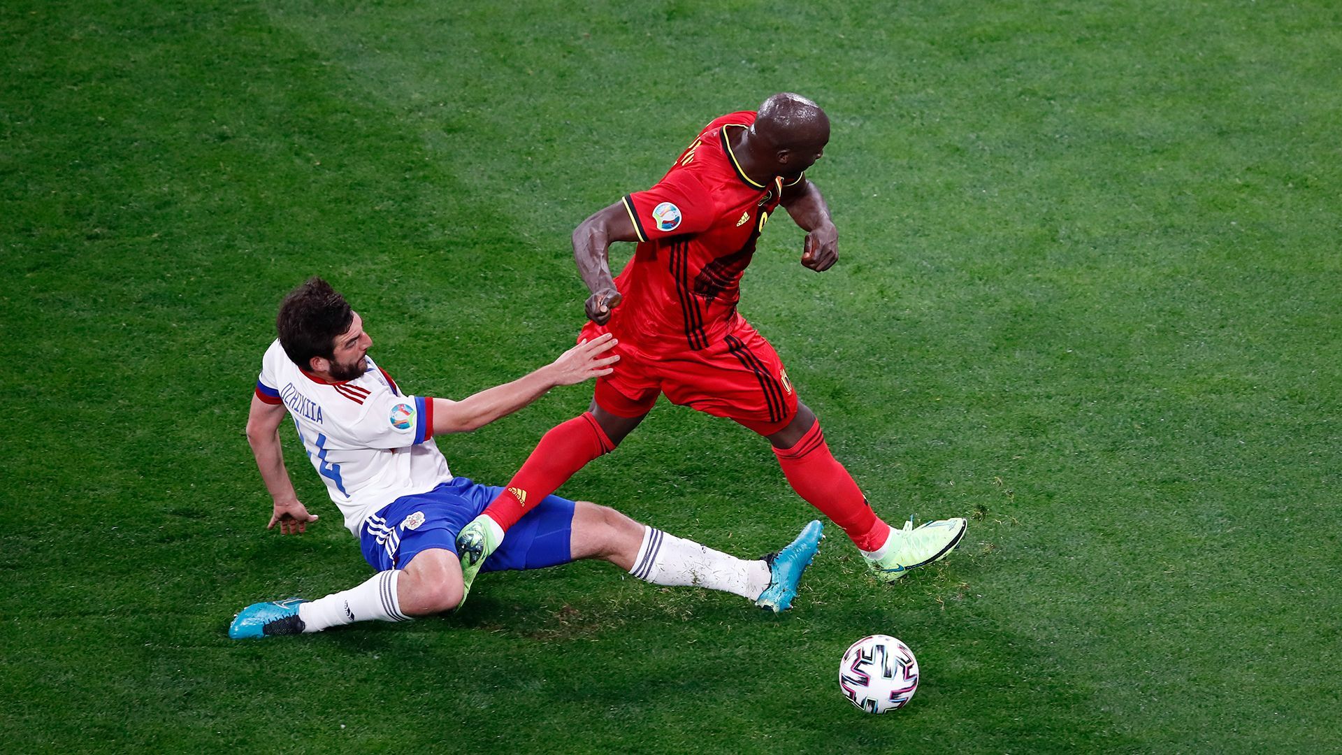 Сборная России пропустила первый гол от Бельгии на Евро-2020: видео Сборная России пропустила первый гол от Бельгии на Евро-2020: видео