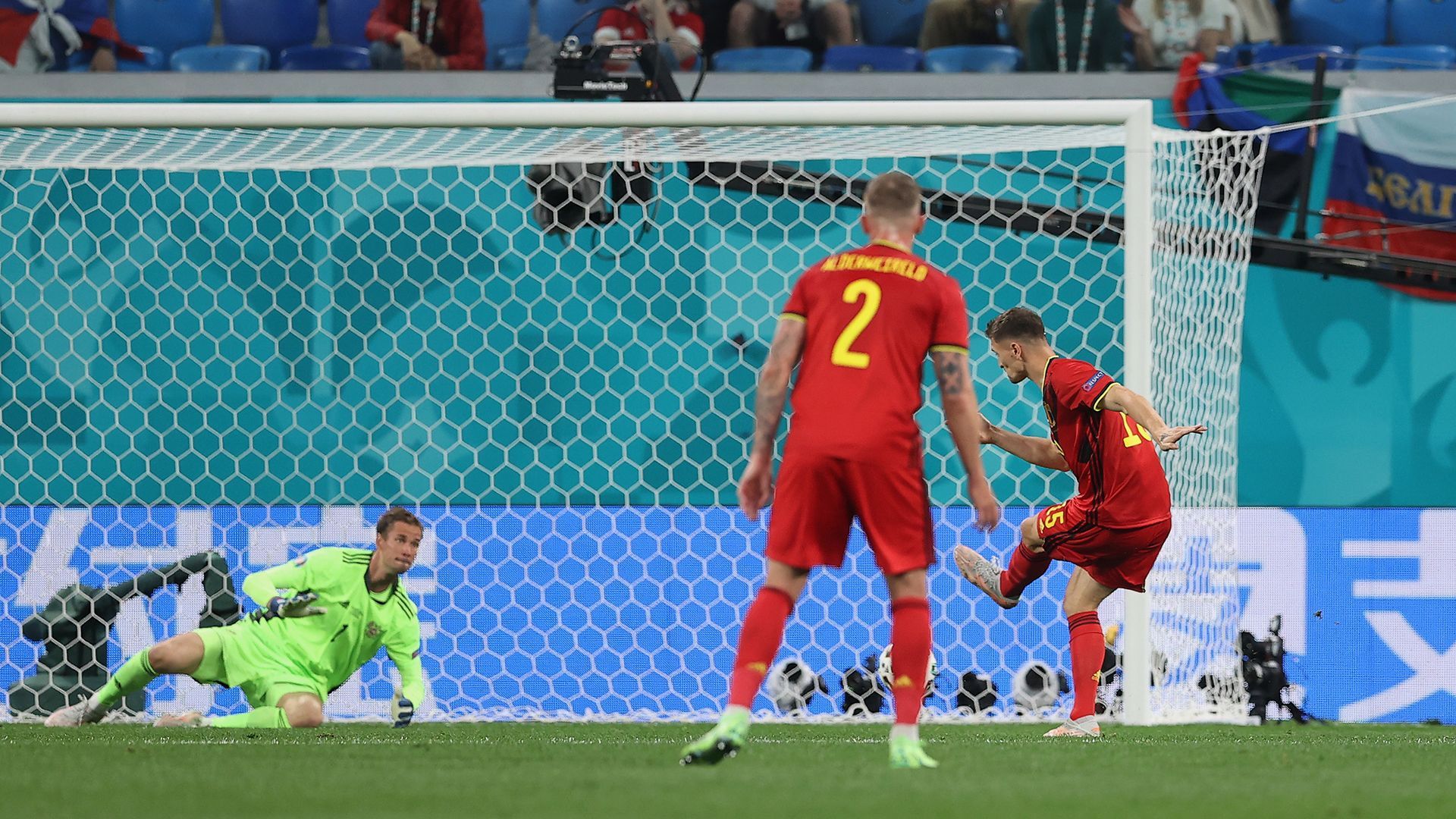 Бельгия забила второй гол в ворота России на Евро-2020: видео