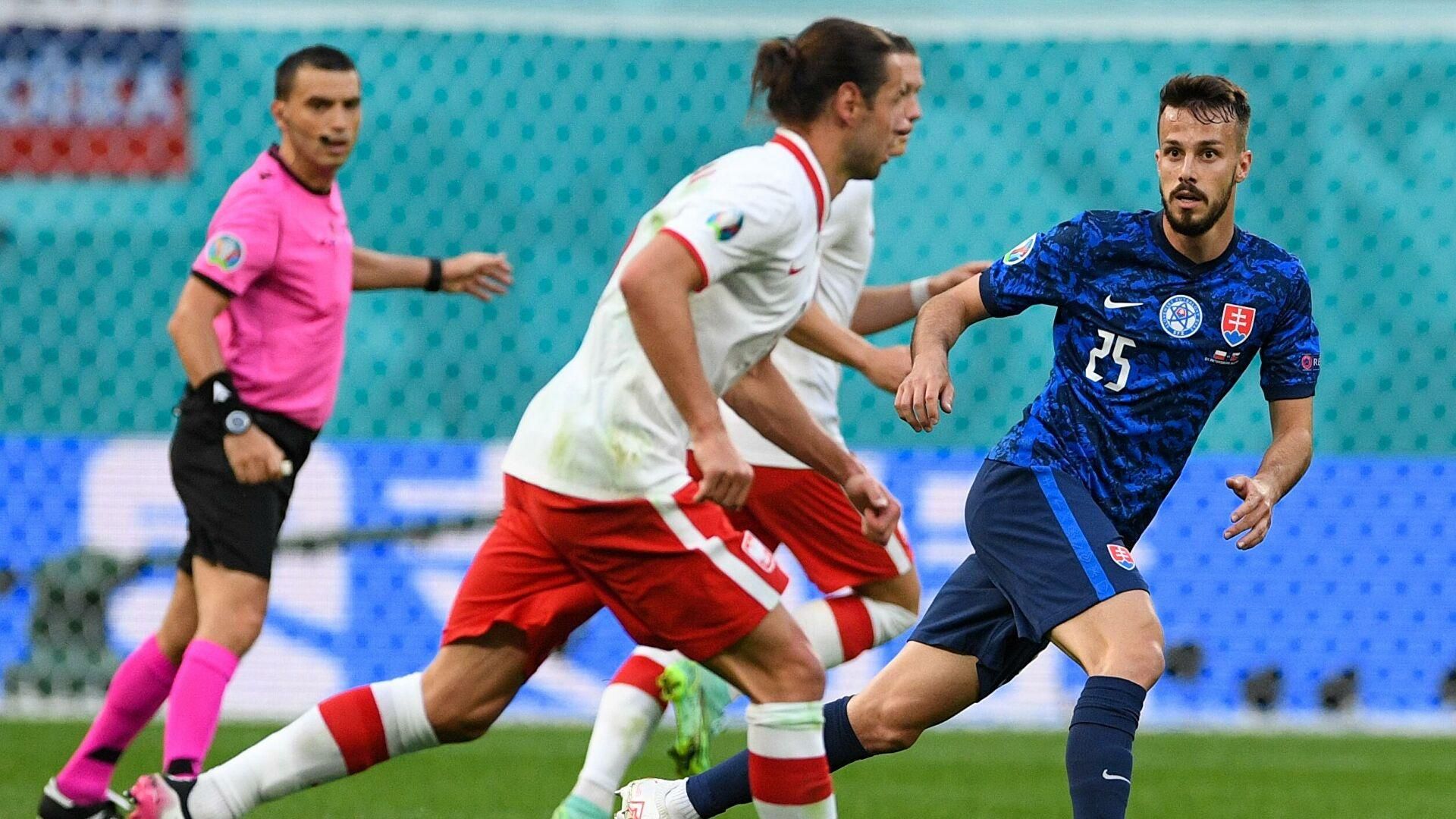 Перше вилучення на Євро-2020: як футболіст Польщі заробив червону картку – відео Перше вилучення на Євро-2020: як футболіст Польщі заробив червону картку – відео