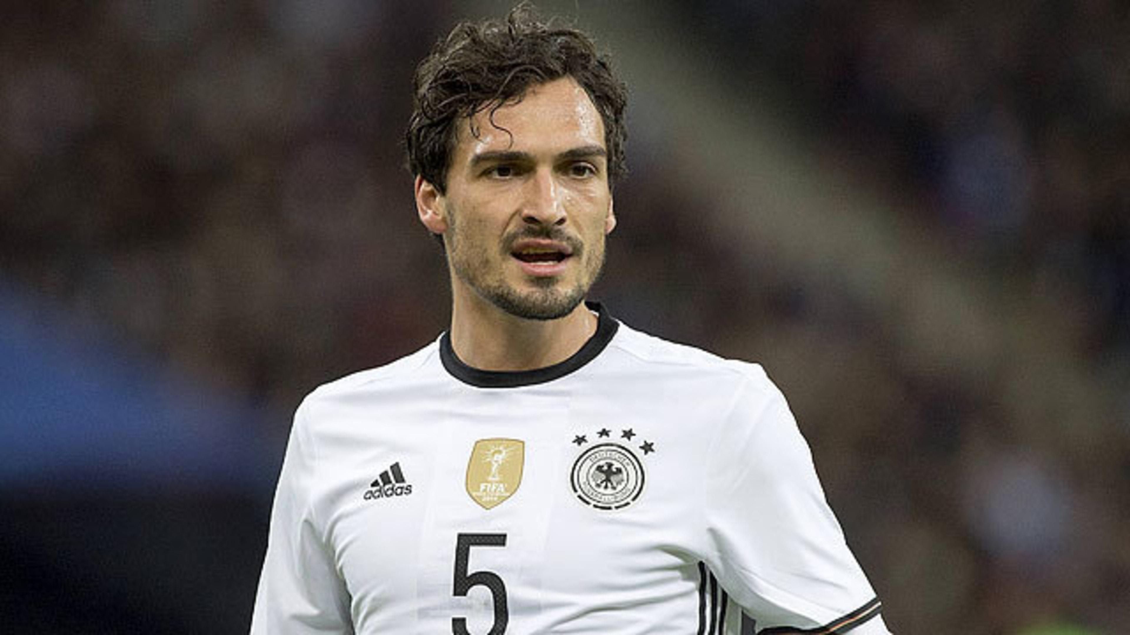 Как футболист Германии заколотил мощный автогол в матче с Францией: видео