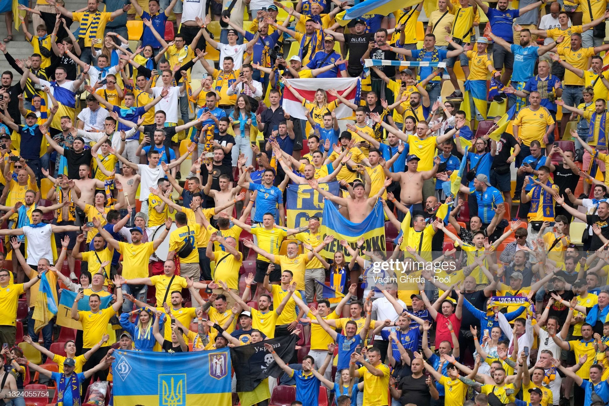 Украинские игроки эмоционально поблагодарили болельщиков после победы