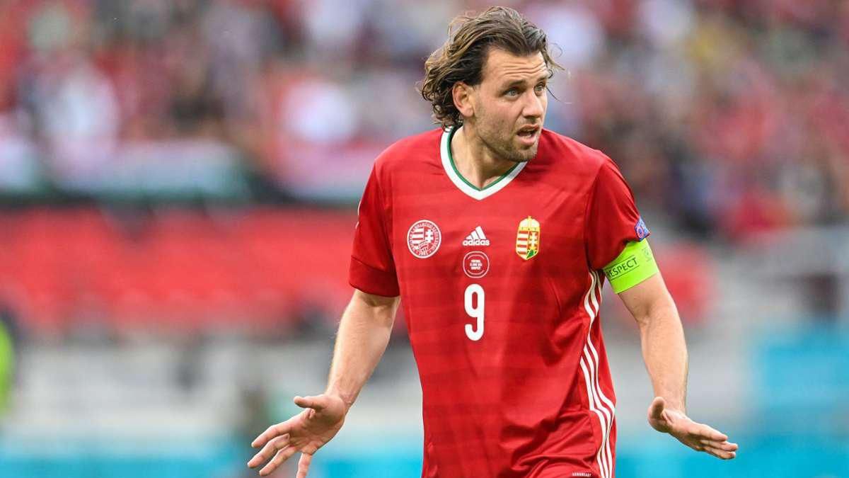 У футболіста збірної Угорщини Адама Салаї стався тепловий удар У футболіста збірної Угорщини Адама Салаї стався тепловий удар