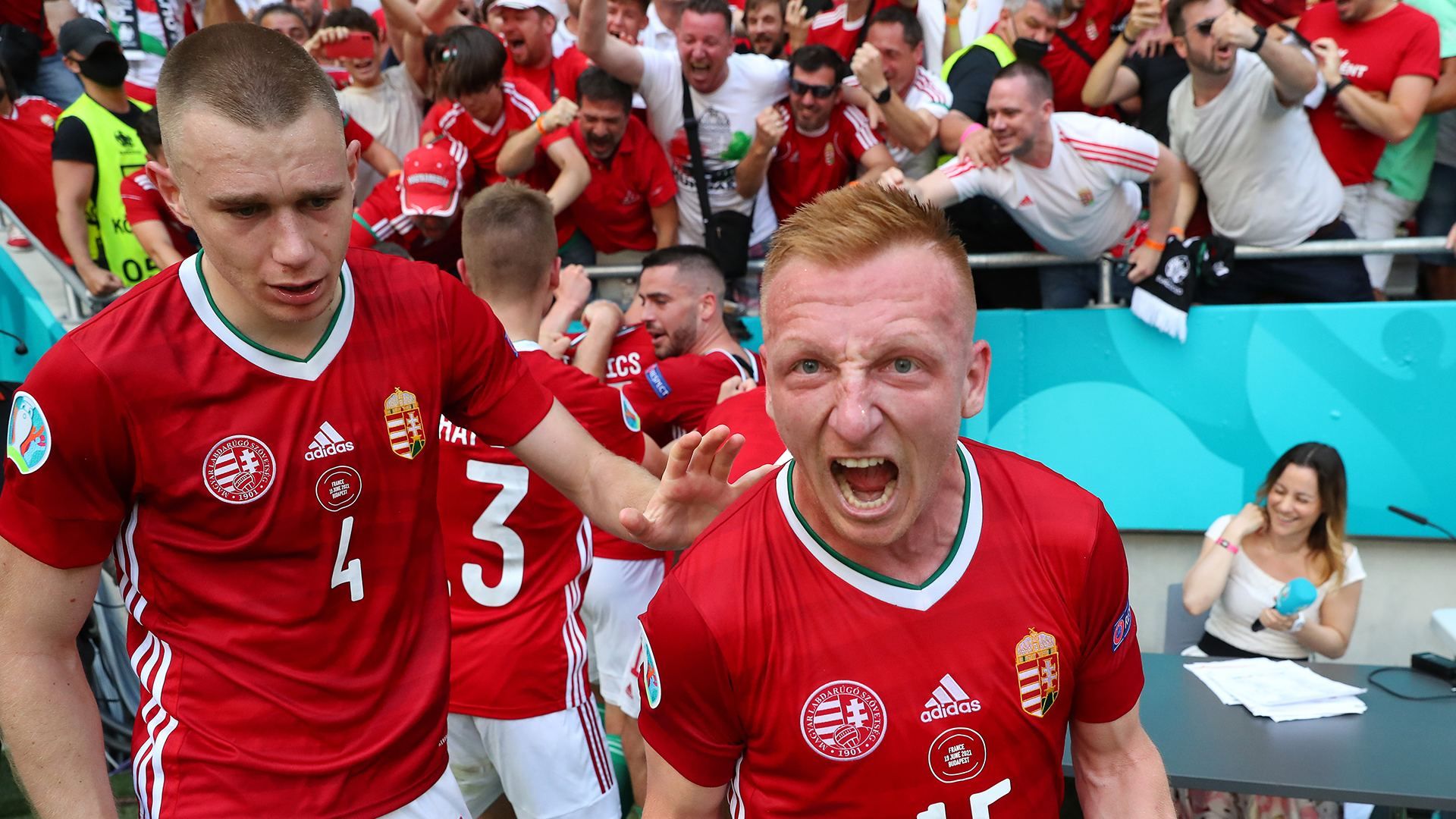 Радість угорських футболістів від забитого голу Радість угорських футболістів від забитого голу