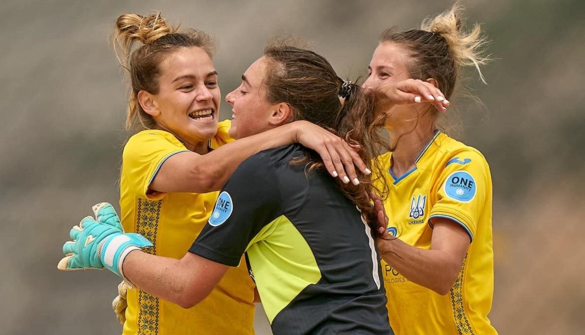 Вратарь сборной Украины забила гол через все поле в Евролиге – видео Вратарь сборной Украины забила гол через все поле в Евролиге – видео