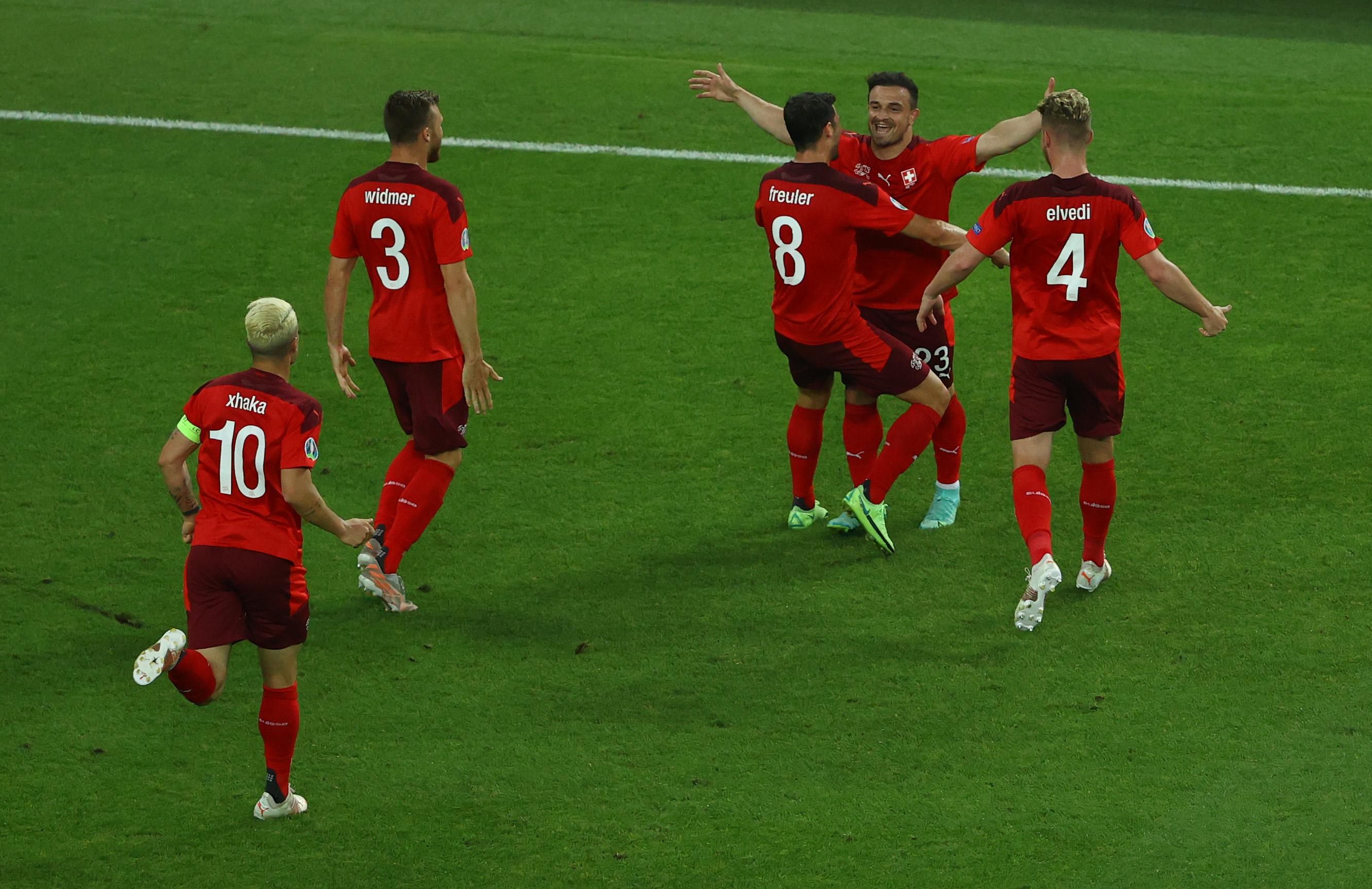 Гол Шакири в матче Швейцария - Турция на Евро-2020: видео