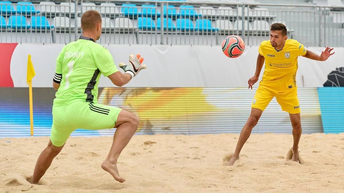 Украина разгромила Казахстан и приблизилась к выходу на чемпионат мира по пляжному футболу