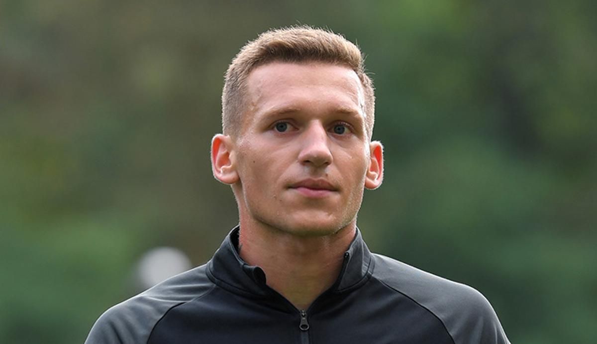 Набагато швидше та інтенсивніше, – футболіст Шахтаря порівняв тренування Каштру та Де Дзербі Набагато швидше та інтенсивніше, – футболіст Шахтаря порівняв тренування Каштру та Де Дзербі