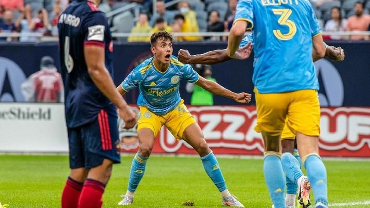 Гол ударом через себе та курйозна зрізка у власні ворота у США – відео Гол ударом через себе та курйозна зрізка у власні ворота у США – відео