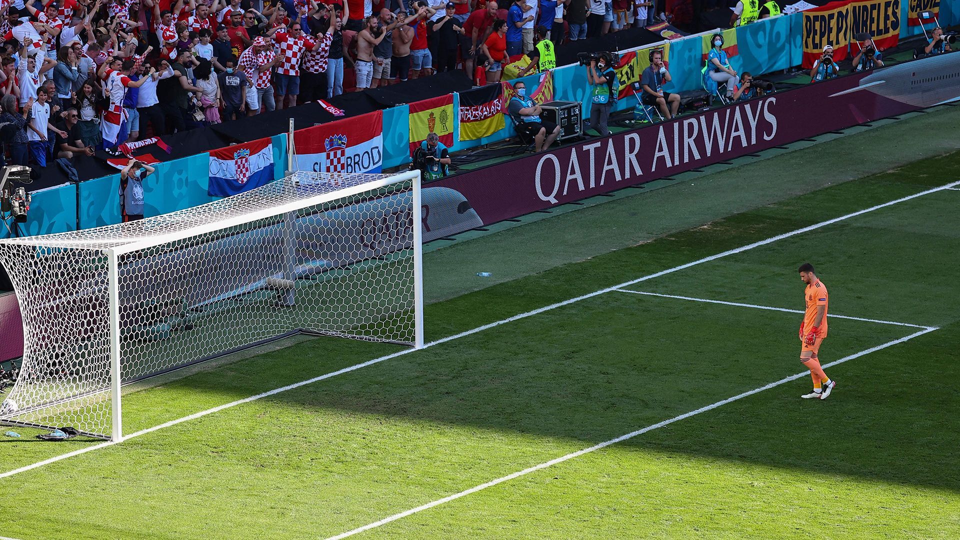 Унаи Симон забил гол в собственные ворота Унаи Симон забил гол в собственные ворота