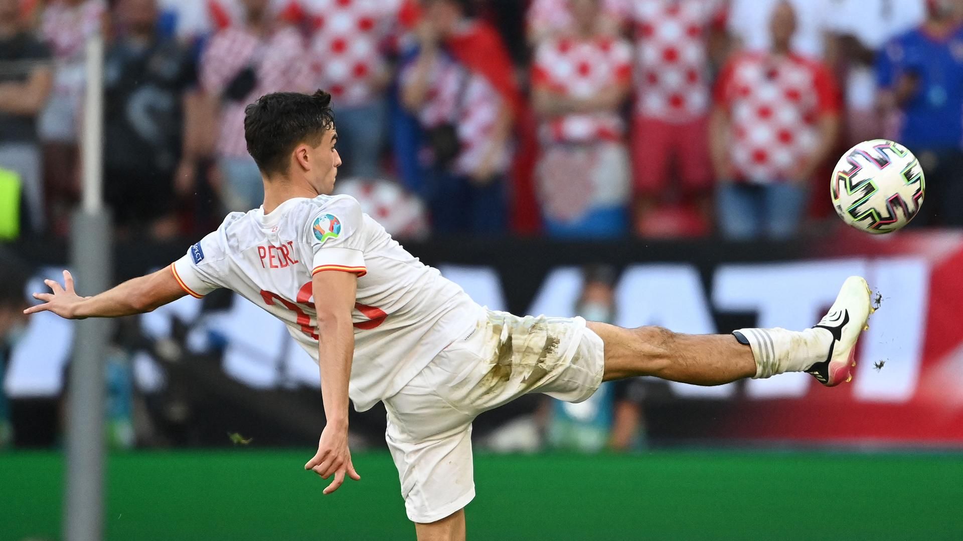 Іспанець Педрі встановив одразу два досягнення в матчі проти Хорватії на Євро-2020: відео