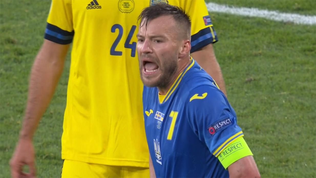 Емоційна розмова Шевченка і Ярмоленка потрапила в ефір матчу Євро-2020 Емоційна розмова Шевченка і Ярмоленка потрапила в ефір матчу Євро-2020