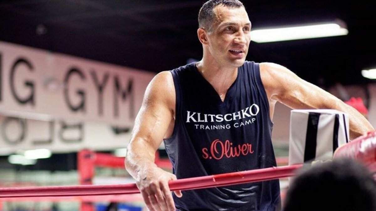 Владимир Кличко возглавил рейтинг лучших тяжеловесов