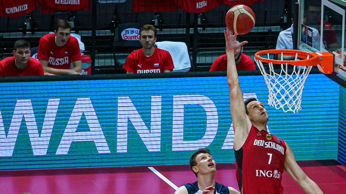Немецкий баскетболист специально промахнулся со штрафного, чтобы не пустить Россию на Олимпиаду Немецкий баскетболист специально промахнулся со штрафного, чтобы не пустить Россию на Олимпиаду