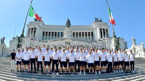 Итальянцы без ума от Шевченко: сборная Украины прогулялась по Риму перед матчем Евро – видео