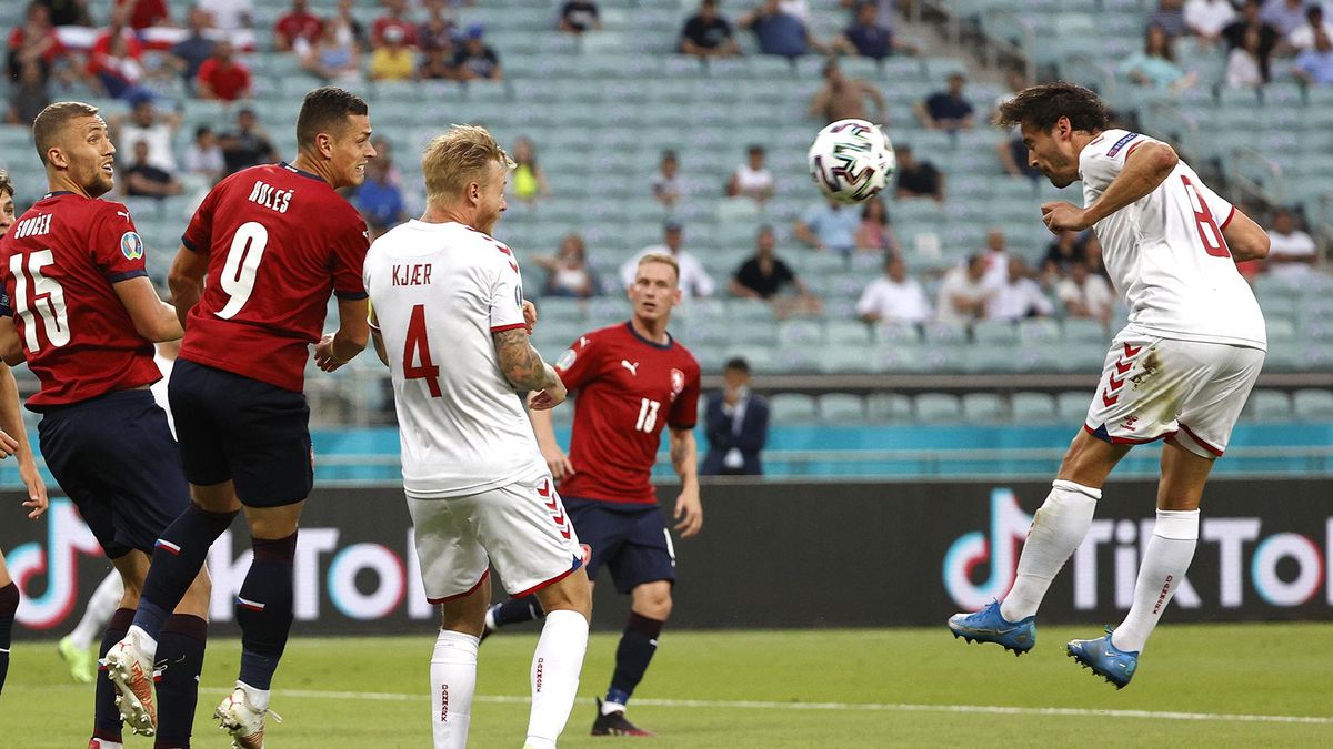 Дания забила гол на Евро-2020 после ошибки арбитра: видео