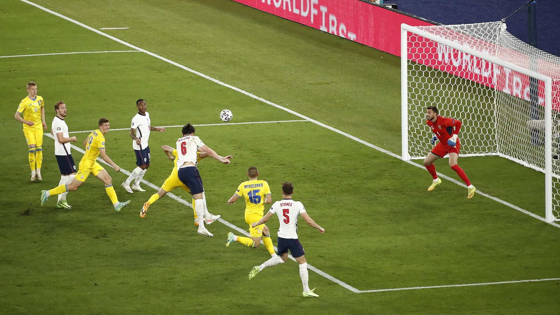 Англия забила второй раз в ворота Украины: Магвайр отличился после подачи со штрафного – видео