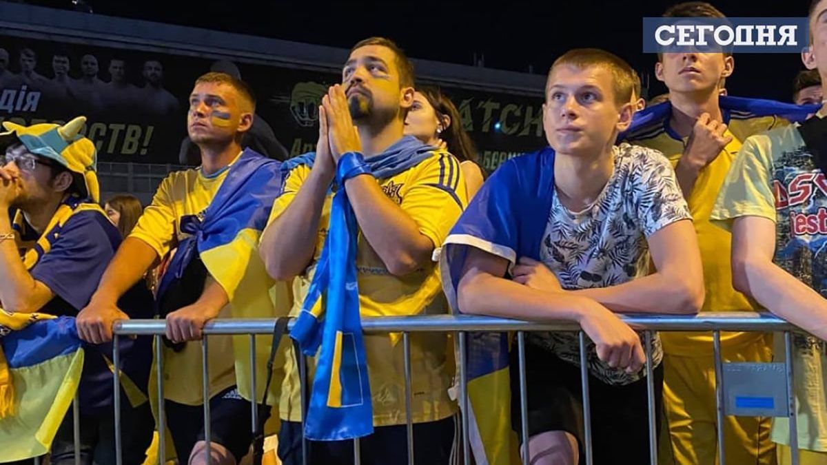 Как украинские болельщики реагируют на поражение в Англии