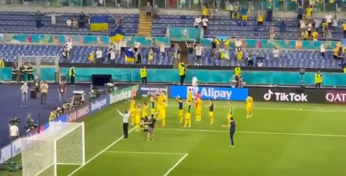 Гравці збірної України подякували вболівальникам за підтримку