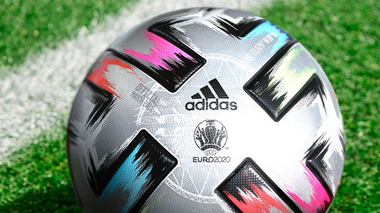 УЕФА представил мяч для финальных матчей Евро 2020: фото