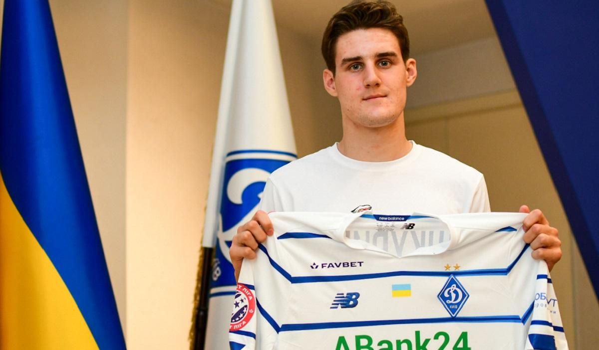 Динамо официально взяло в аренду нападающего ЦСКА Шкурина Динамо официально взяло в аренду нападающего ЦСКА Шкурина